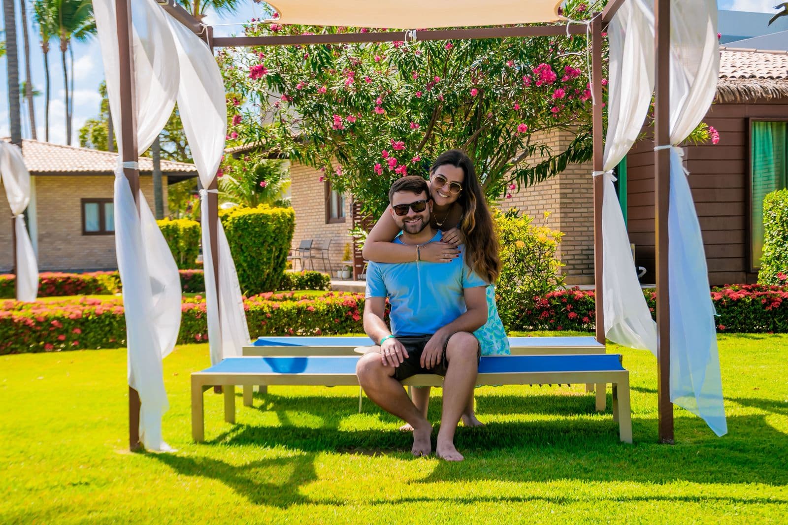 Abraço embaixo da tenda